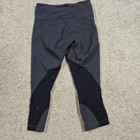 Lululemon Crop Leggings size 8 - Picture 5 of 7